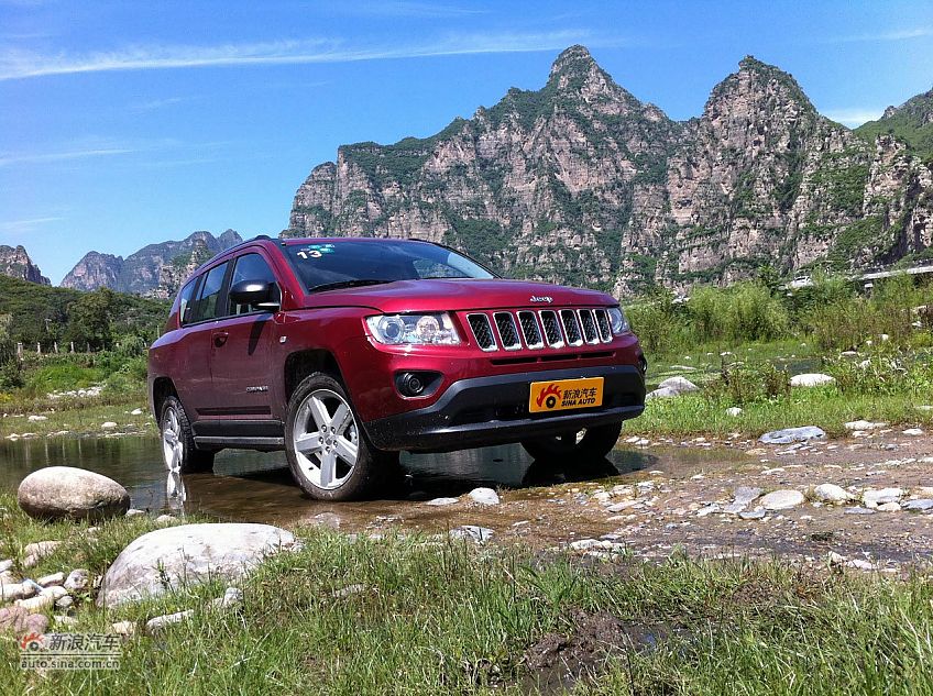 Jeep指南者2.4L CVT豪华版