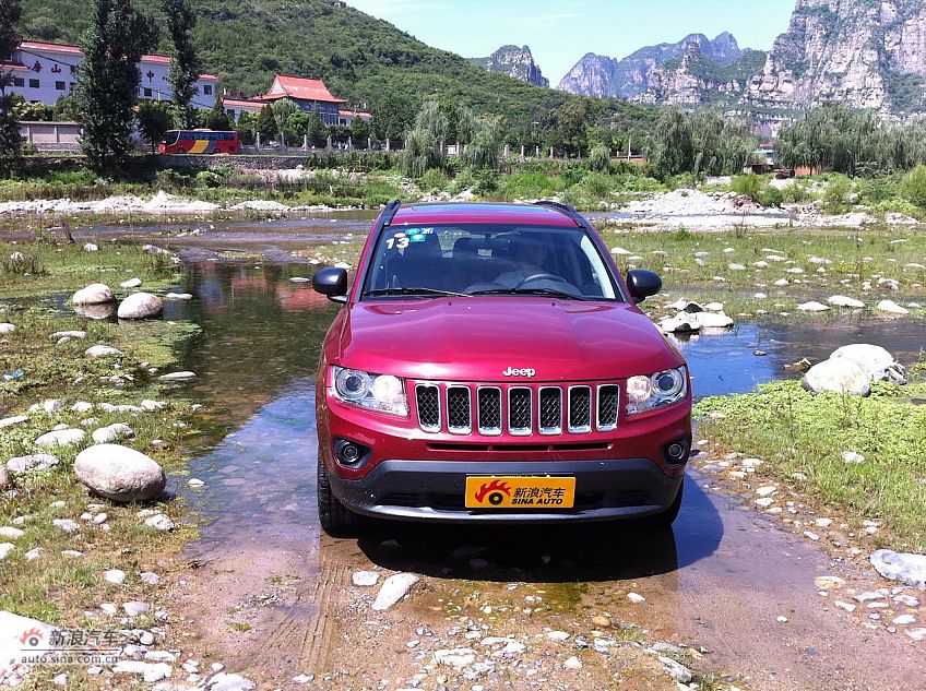 Jeep指南者2.4L CVT豪华版