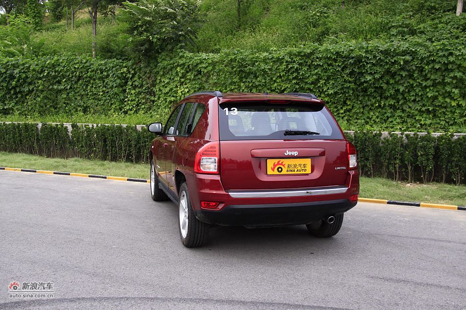Jeep指南者2.4L CVT豪华版