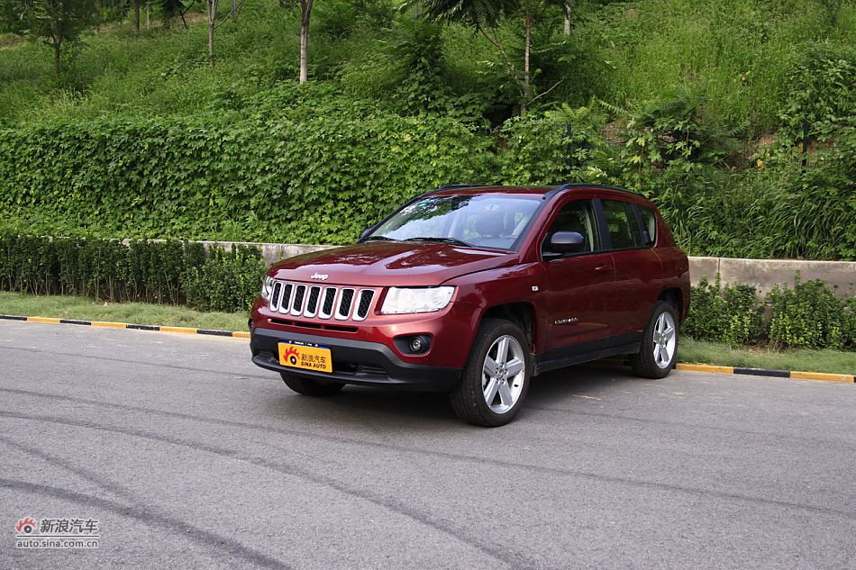 Jeep指南者2.4L CVT豪华版