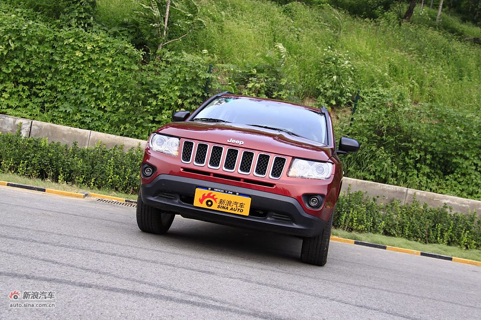 Jeep指南者2.4L CVT豪华版