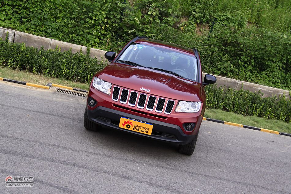 Jeep指南者2.4L CVT豪华版