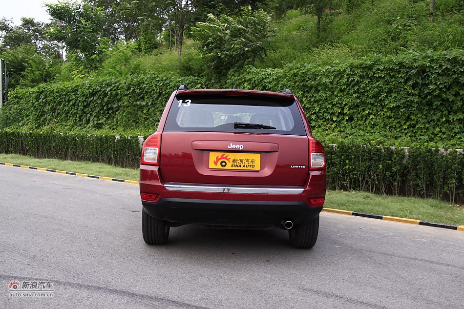 Jeep指南者2.4L CVT豪华版