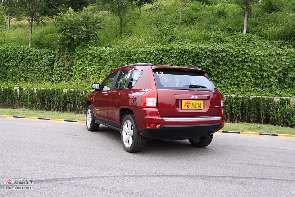 Jeep指南者2.4L CVT豪华版