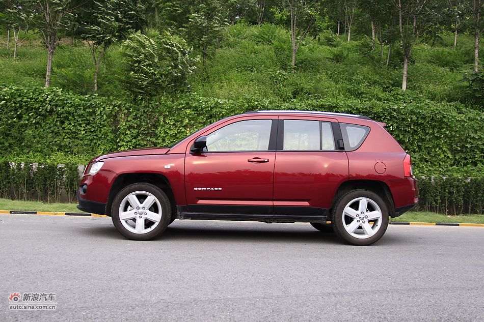 Jeep指南者2.4L CVT豪华版