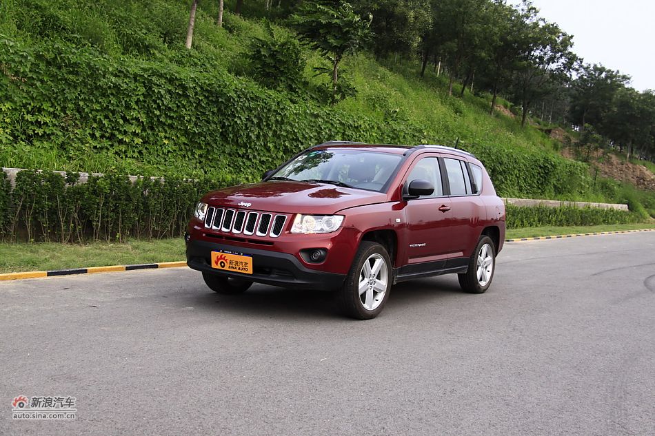 Jeep指南者2.4L CVT豪华版