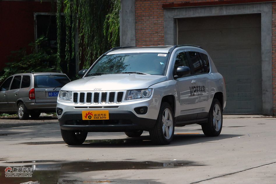 2011款Jeep指南者豪华导航版