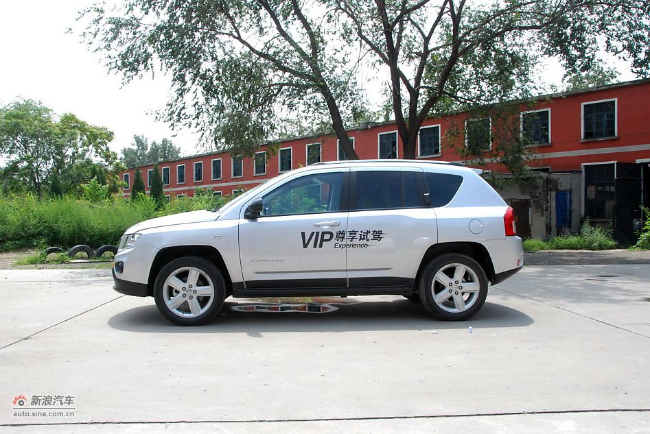 2011款Jeep指南者豪华导航版