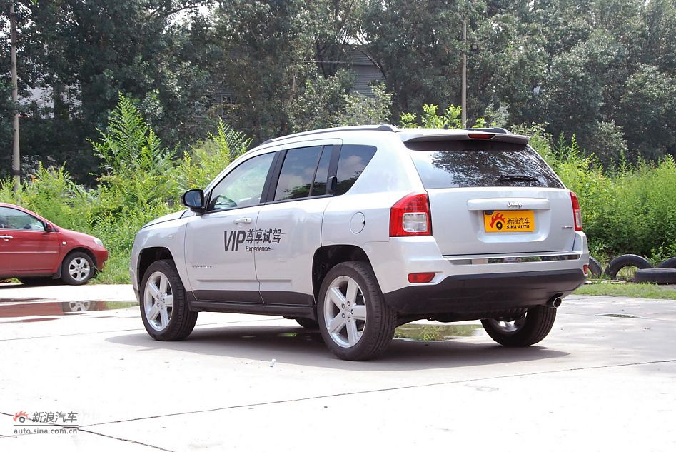 2011款Jeep指南者豪华导航版