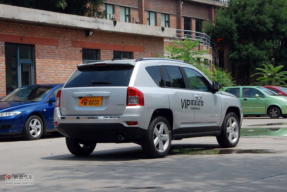 2011款Jeep指南者豪华导航版