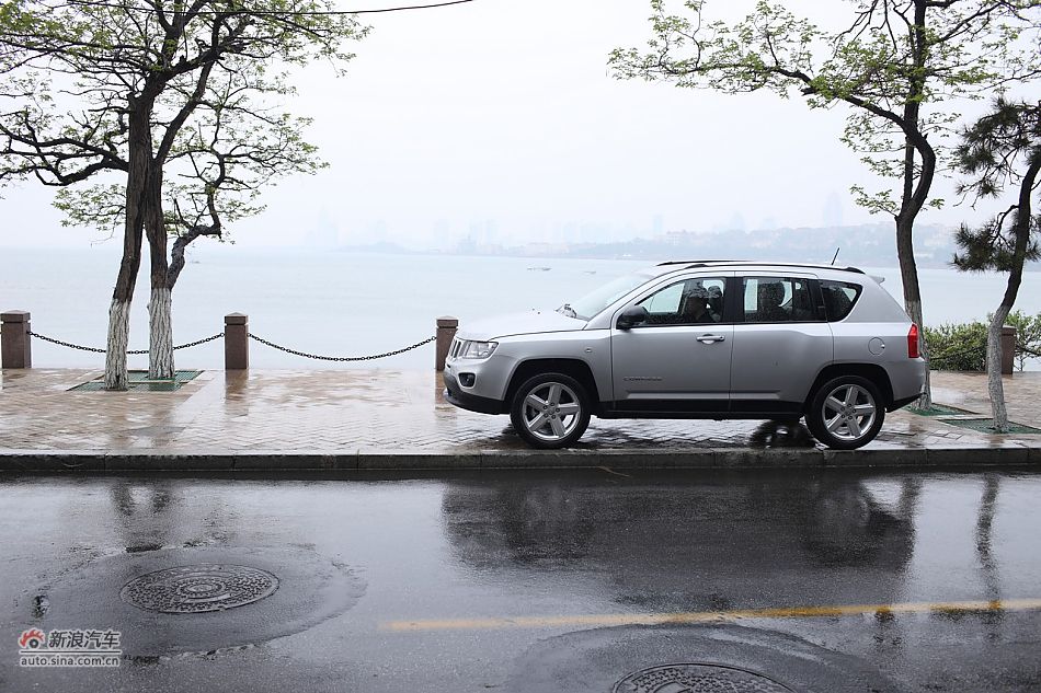 2011款Jeep指南者