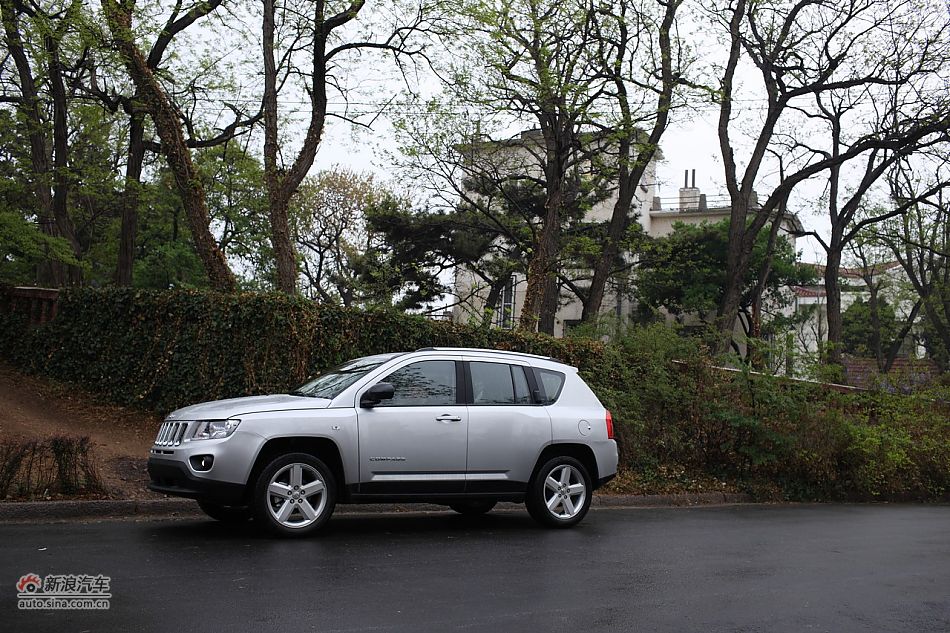 2011款Jeep指南者