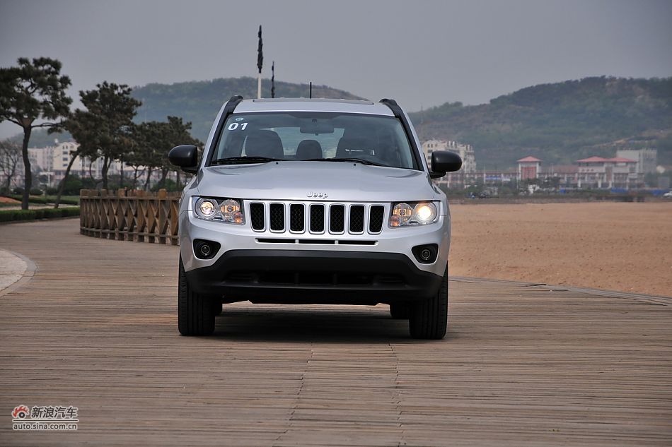 2011款Jeep指南者