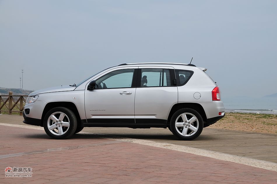 2011款Jeep指南者