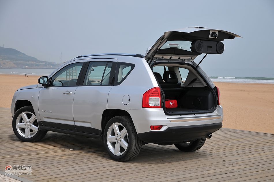 2011款Jeep指南者