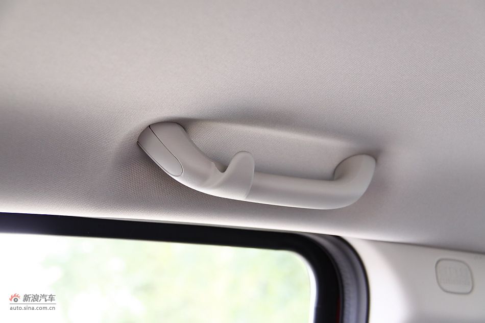 Jeep指南者2.4L CVT豪华版