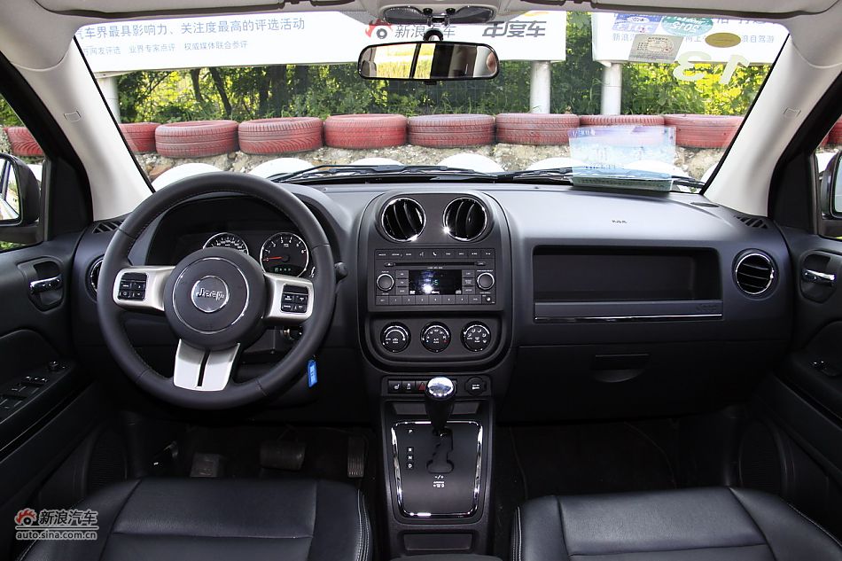 Jeep指南者2.4L CVT豪华版