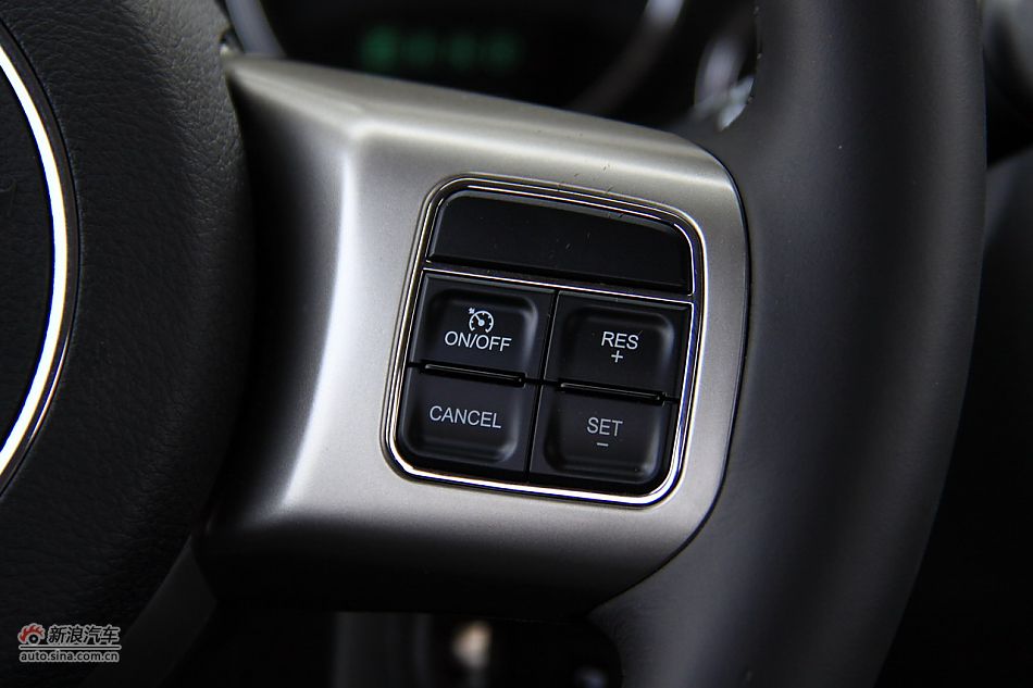 Jeep指南者2.4L CVT豪华版