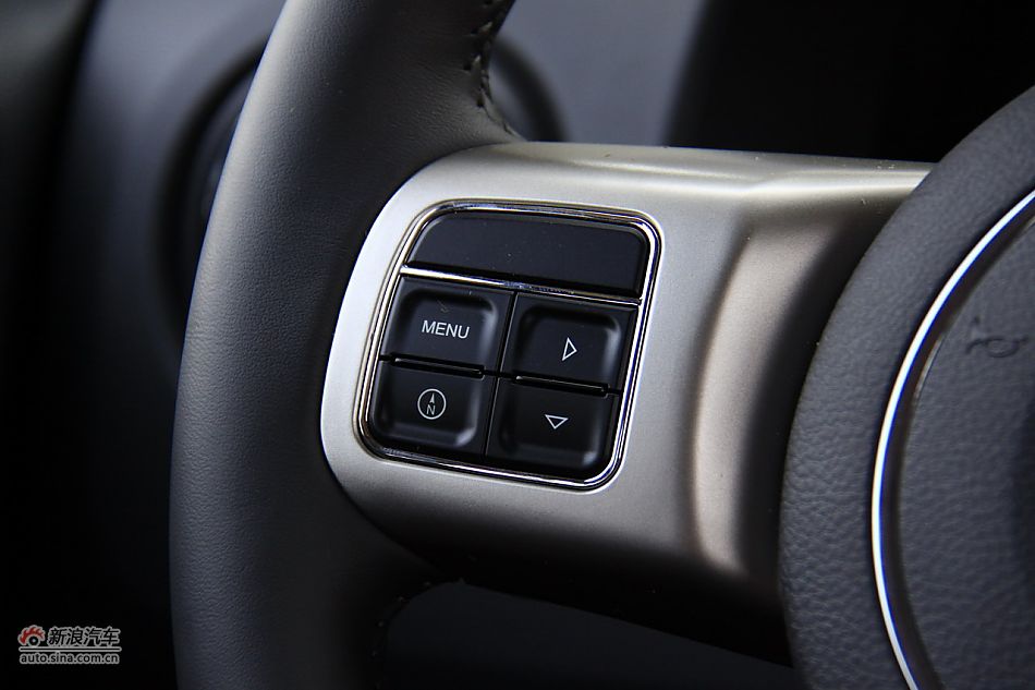 Jeep指南者2.4L CVT豪华版