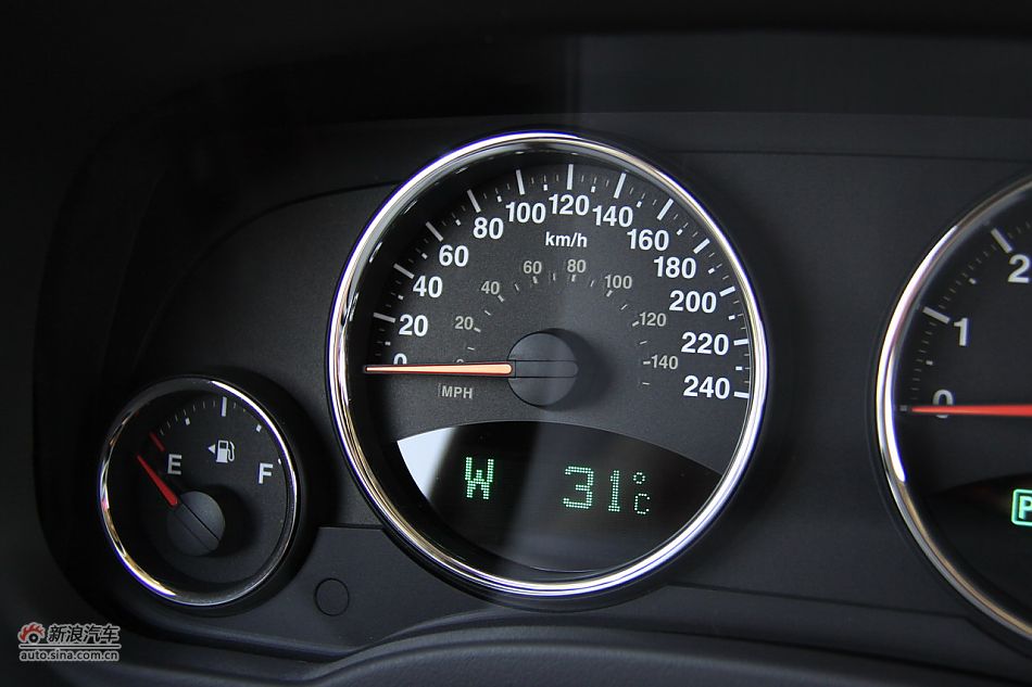 Jeep指南者2.4L CVT豪华版