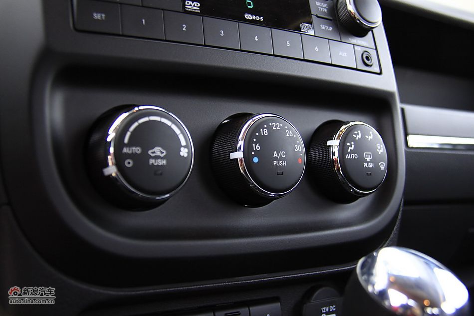 Jeep指南者2.4L CVT豪华版