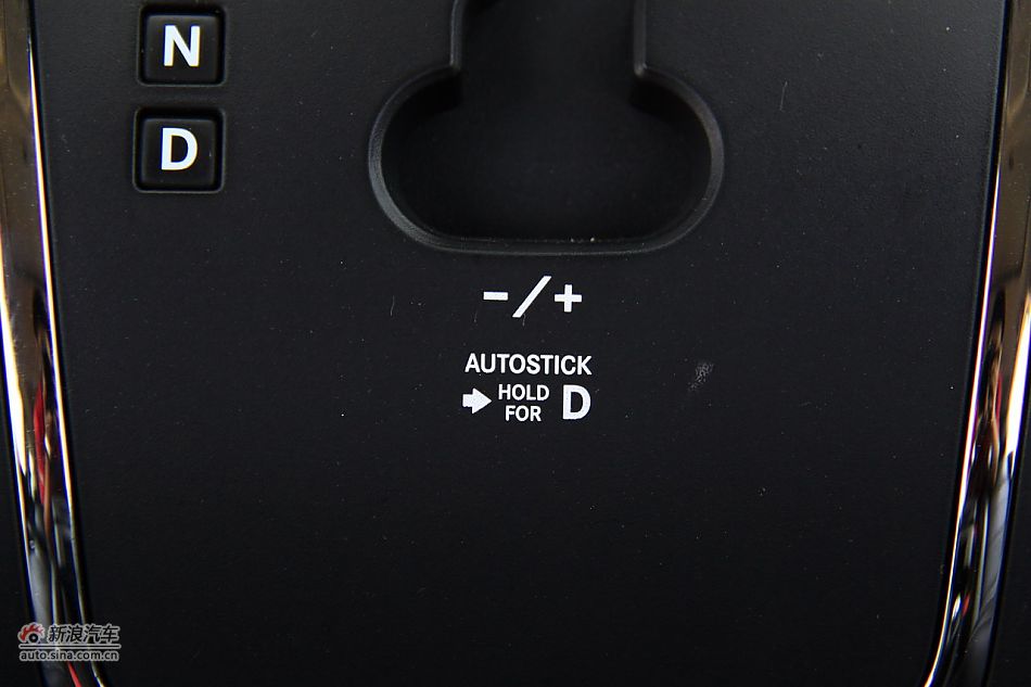 Jeep指南者2.4L CVT豪华版