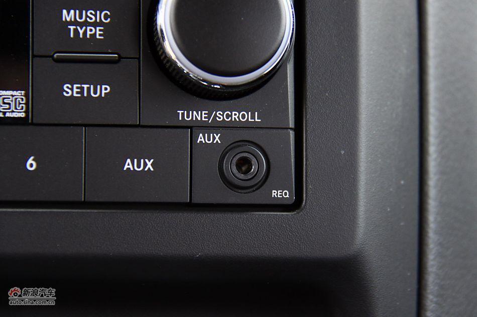 Jeep指南者2.4L CVT豪华版