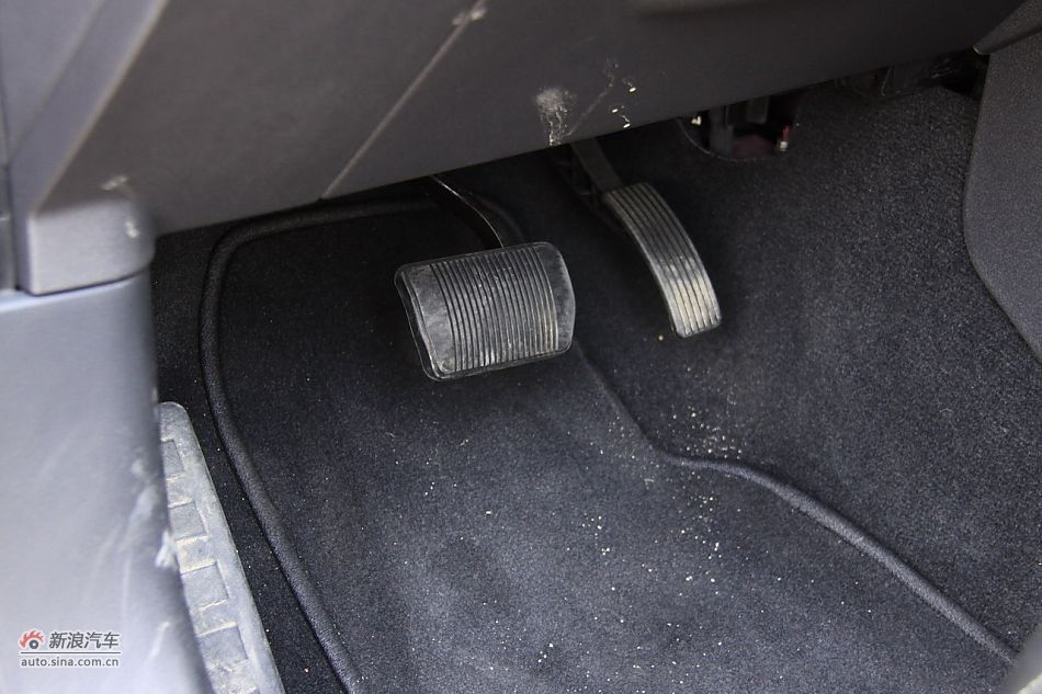 Jeep指南者2.4L CVT豪华版