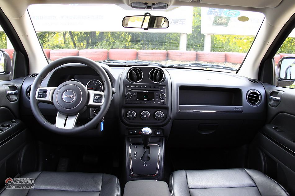 Jeep指南者2.4L CVT豪华版