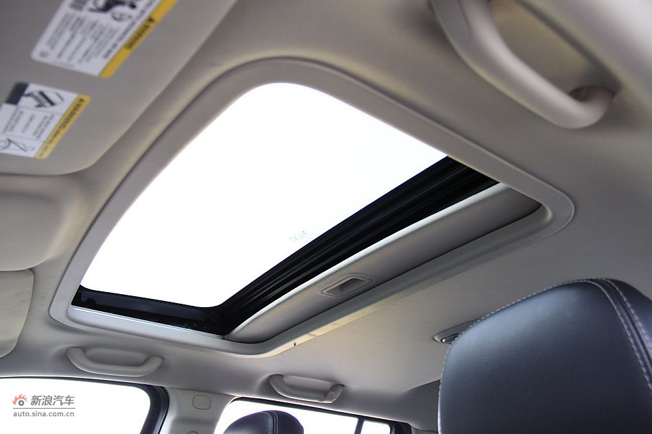 Jeep指南者2.4L CVT豪华版