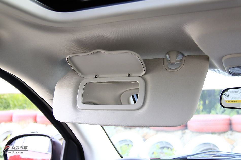 Jeep指南者2.4L CVT豪华版