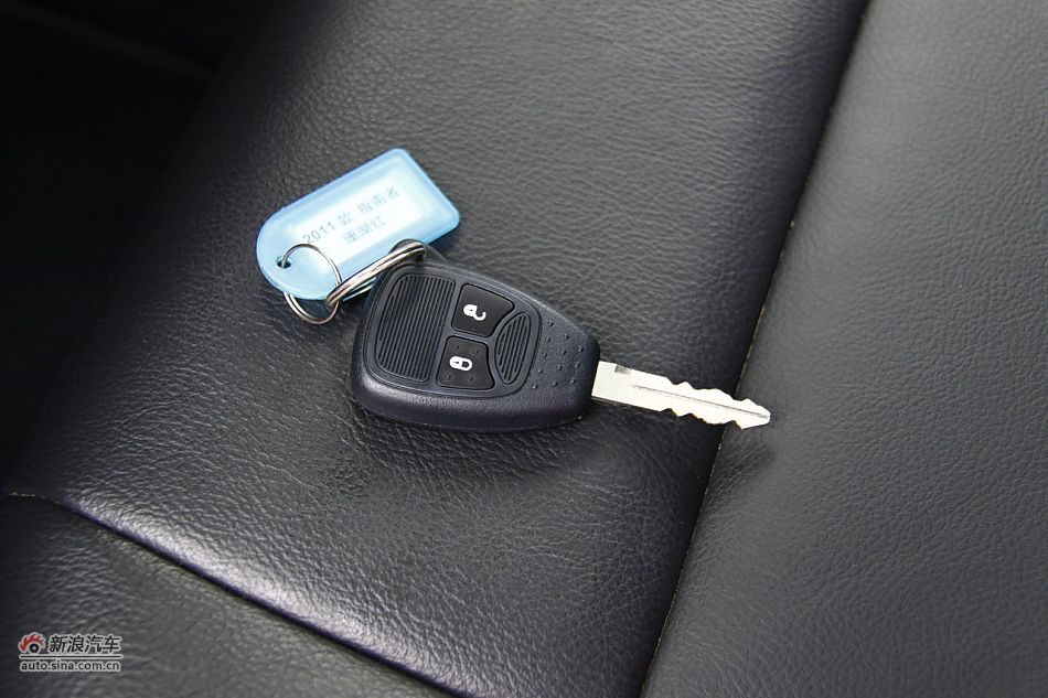 Jeep指南者2.4L CVT豪华版