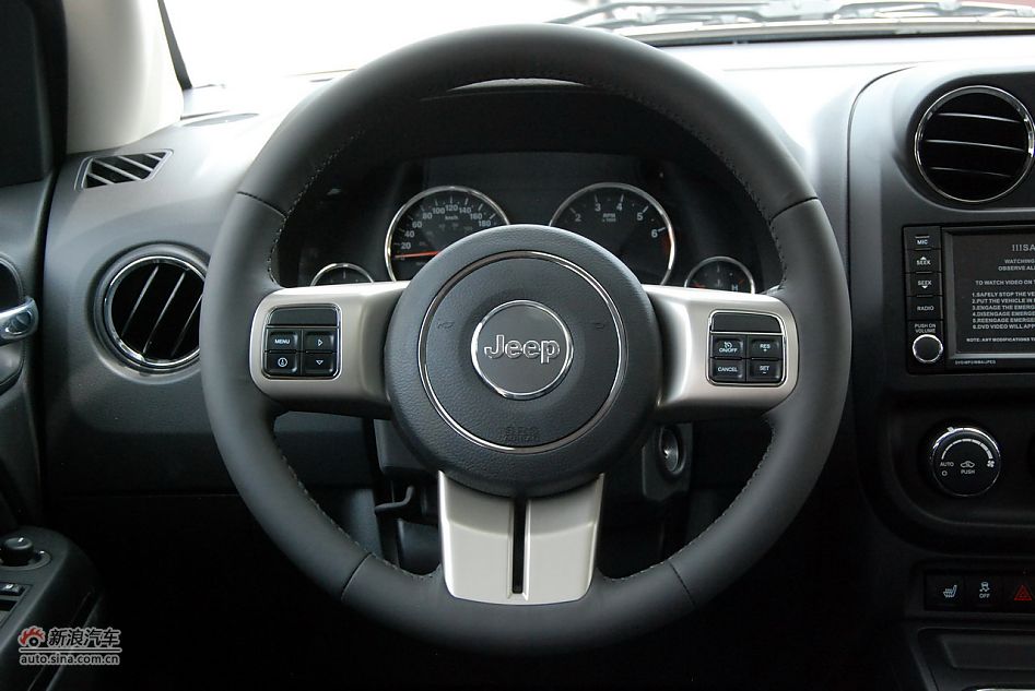 2011款Jeep指南者豪华导航版