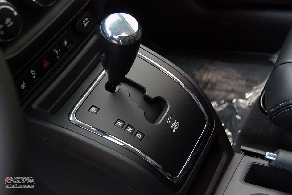 2011款Jeep指南者豪华导航版