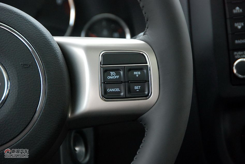 2011款Jeep指南者豪华导航版