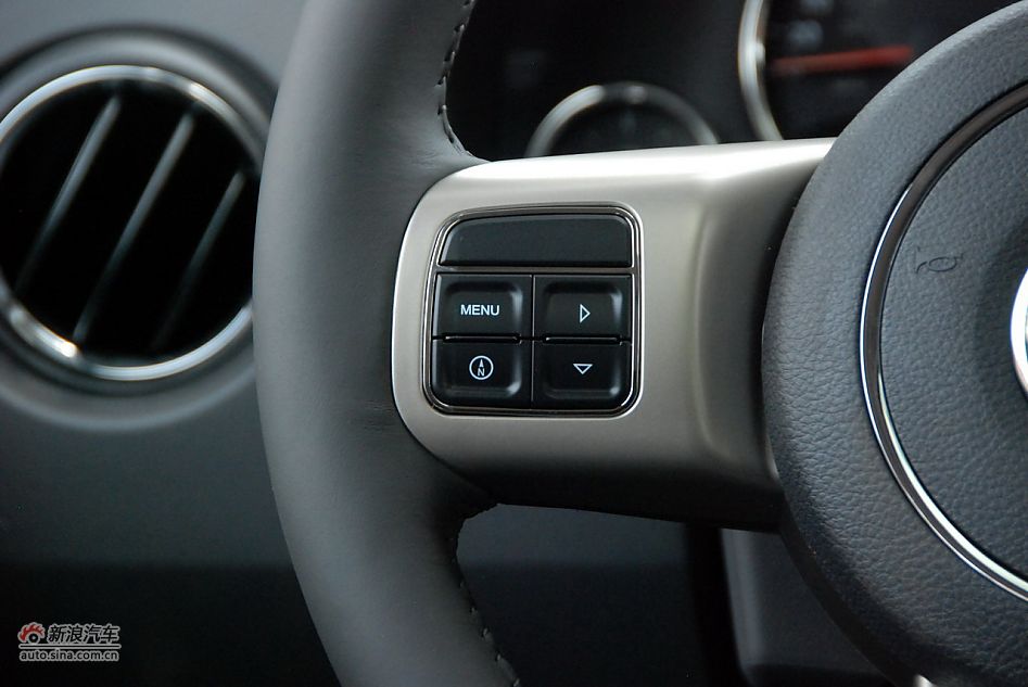 2011款Jeep指南者豪华导航版