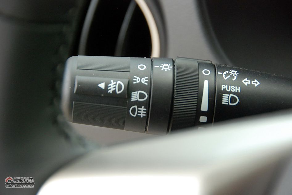 2011款Jeep指南者豪华导航版