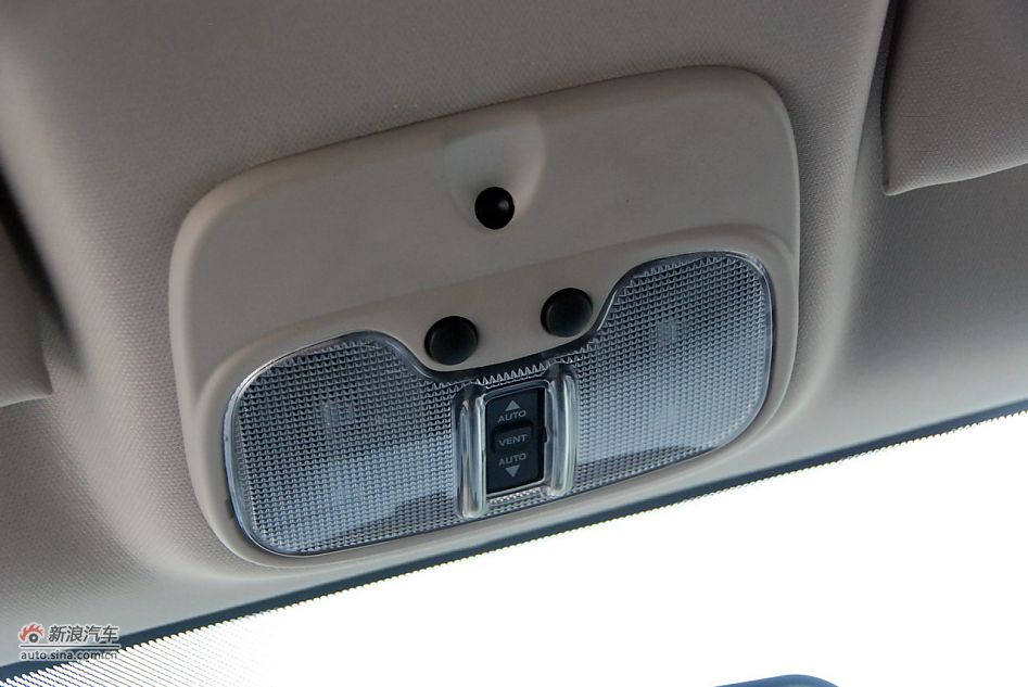 2011款Jeep指南者豪华导航版