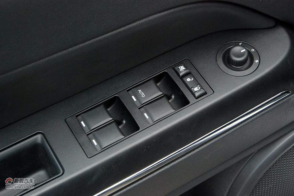 2011款Jeep指南者豪华导航版