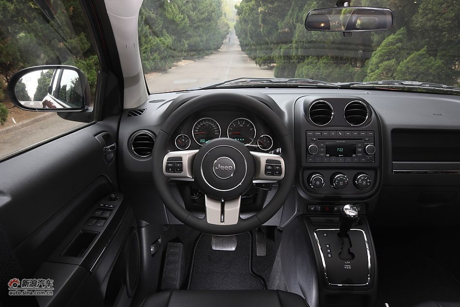 2011款Jeep指南者