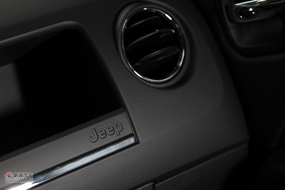 2011款Jeep指南者