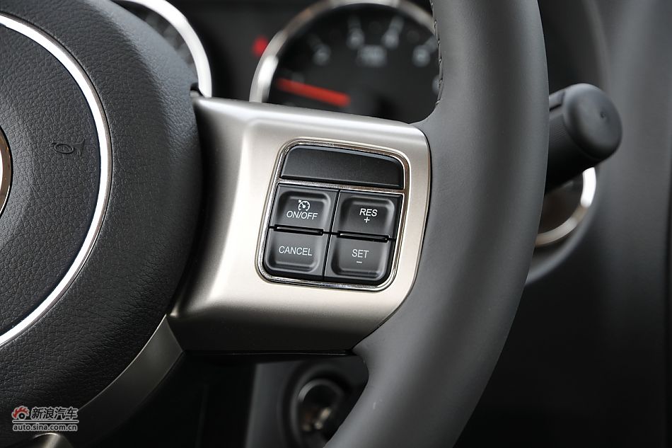 2011款Jeep指南者