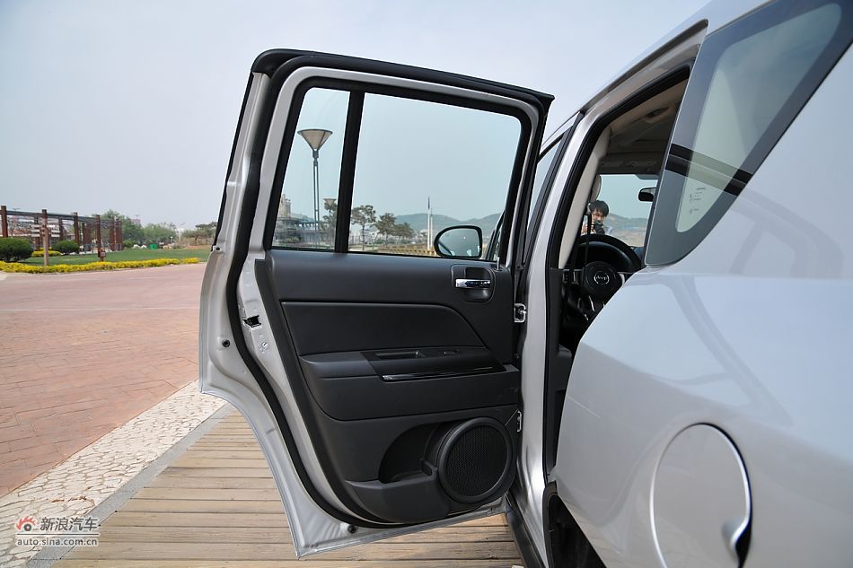 2011款Jeep指南者