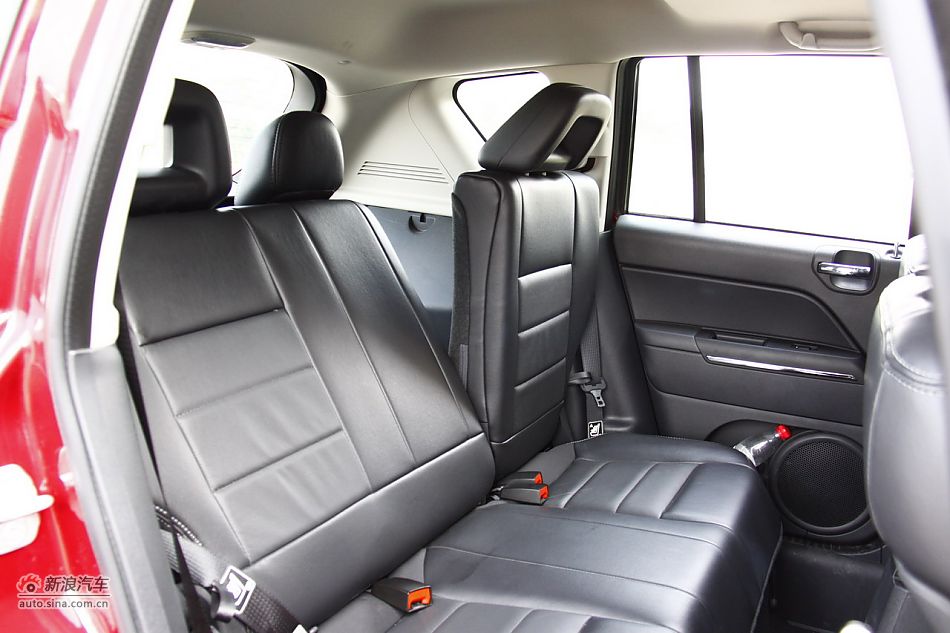 Jeep指南者2.4L CVT豪华版