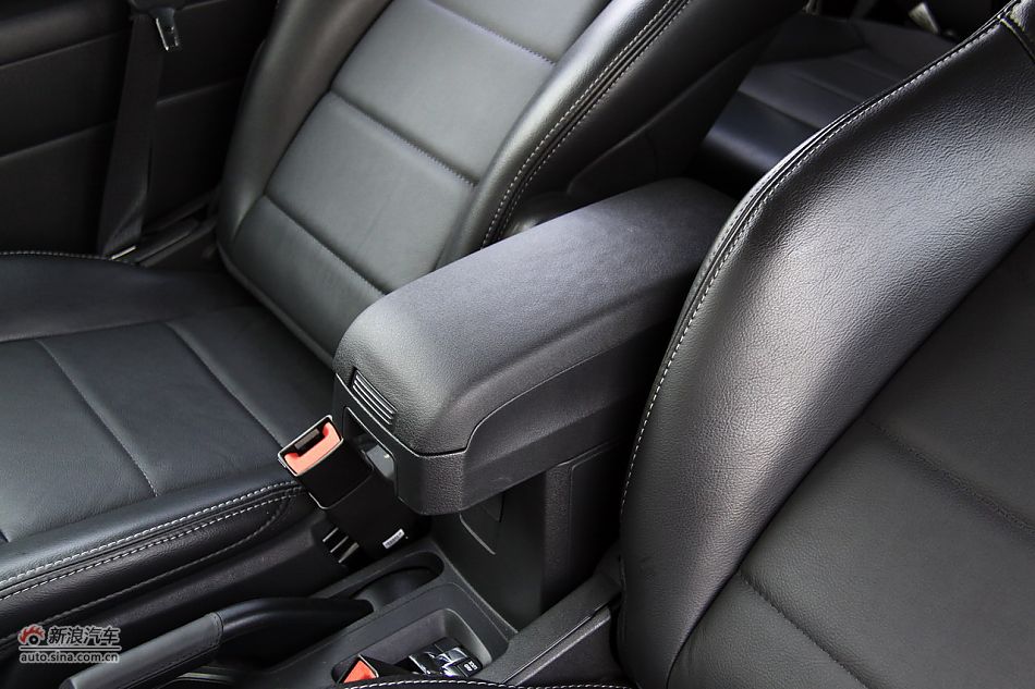 Jeep指南者2.4L CVT豪华版