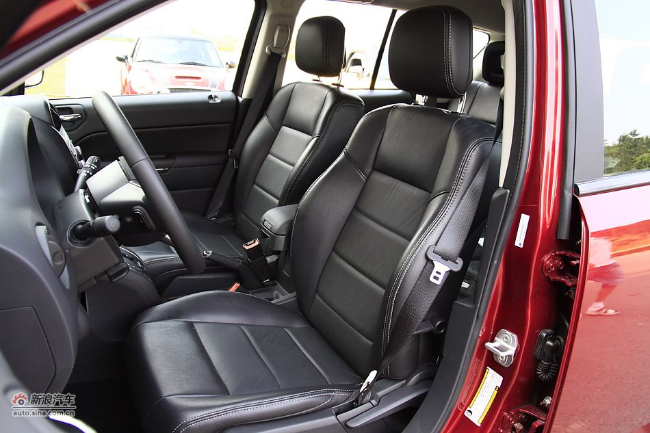 Jeep指南者2.4L CVT豪华版