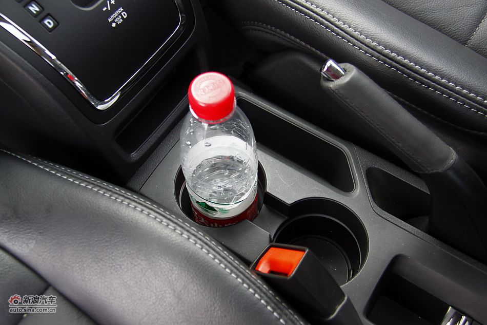 Jeep指南者2.4L CVT豪华版