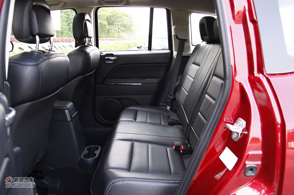 Jeep指南者2.4L CVT豪华版