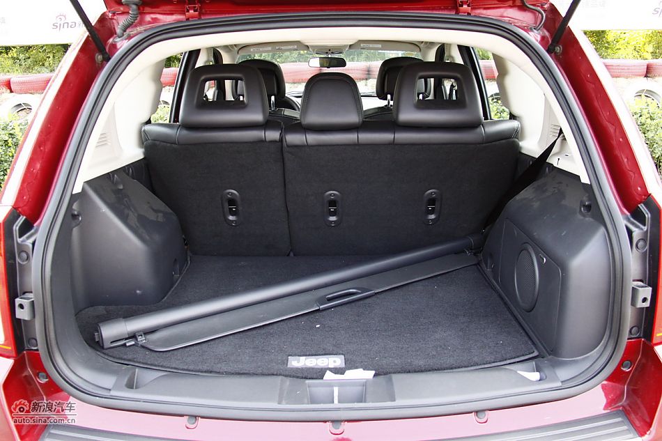 Jeep指南者2.4L CVT豪华版