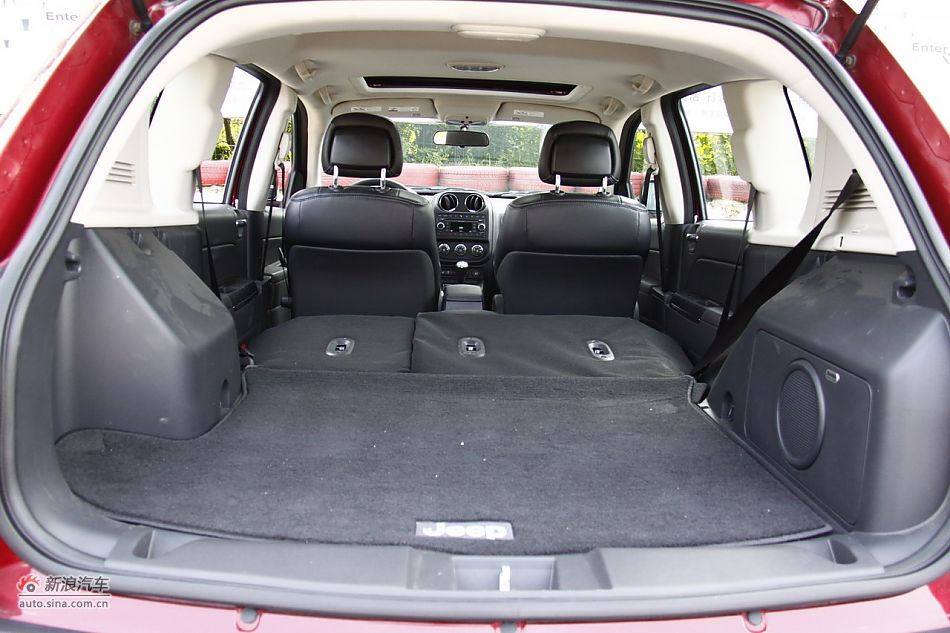 Jeep指南者2.4L CVT豪华版